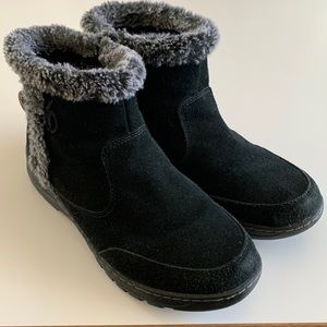 Khombu black leather faux fur trim snow boots size 10